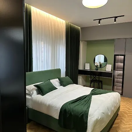 Delux 101 * Tirana